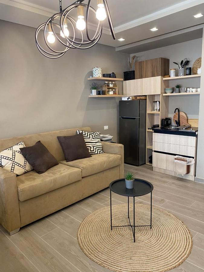 Qerret Boutique Studio Apartment Golem  Buitenkant foto